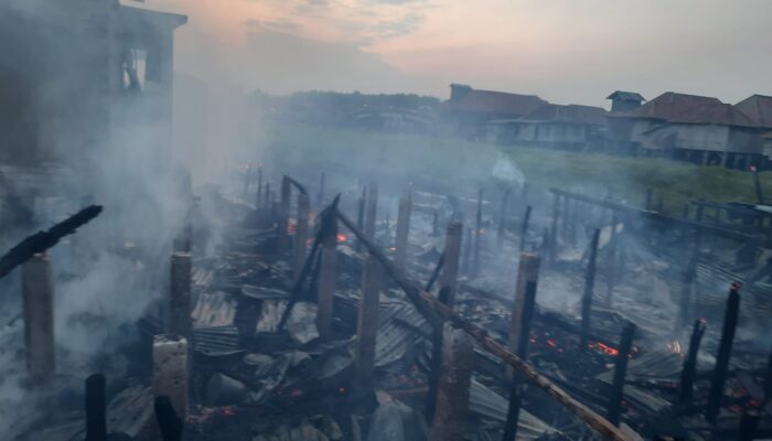 Delapan Rumah di Desa Pampangan Hangus Terbakar