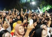 Fashion Show Festival Bongen,  Undang Gelak Tawa Ribuan Penonton