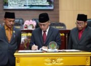 Anggota DPRD Muba dan Pj. Bupati Apriyadi Setujui APBD-P TA 2023
