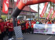 Molen Jalan Sehat dengan Gerakan Pungut Sampah