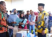 Meski Hari Libur, Pj Bupati Apriyadi Lakukan Kunker dan Beri Bantuan UMKM