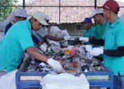 Ajak Masyarakat Tepi Sungai Citarum Kelola Sampah, Kolabs Yayasan Bening Saguling dan BRI Peduli