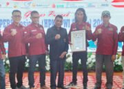 Pj. Bupati OKI Terima Penghargaan Sahabat PWI Pada Puncak Peringatan HPN 2024