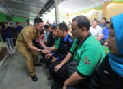 Ratu Dewa Salurkan Bantuan bagi Anggota Pertuni