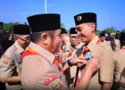 Disematkan Gubernur Sumsel, Bupati Muchendi Terima Lencana Panca Warsa III