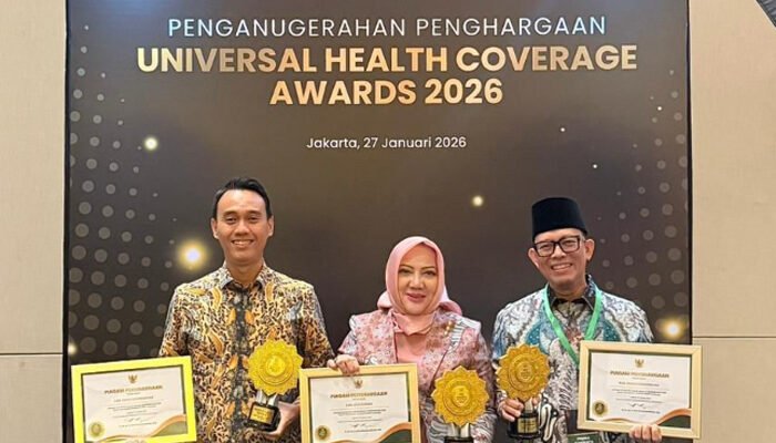 Perluas Cakupan BPJS Gratis Bagi Warga, Bupati OKI Raih UHC Award 2026