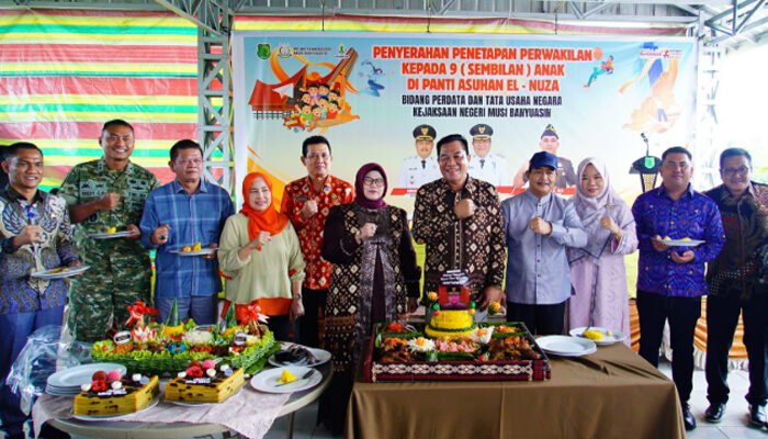 Dari Desa Terpencil ke Kursi Bupati: Toha Tohet Rayakan Milad ke-62 dengan Kepedulian untuk Anak Negeri