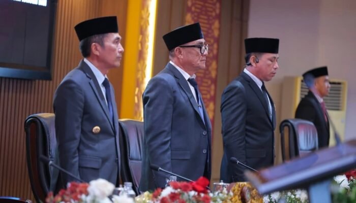 Ratu Dewa Serahkan LKPJ Tahun 2025 ke DPRD Palembang