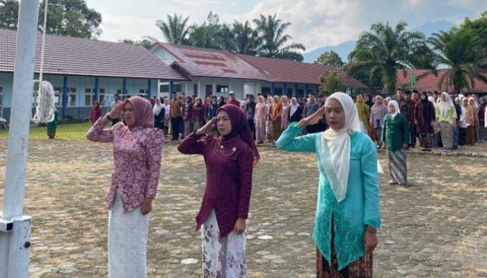 Kenalan Kebaya Teladani Kartini