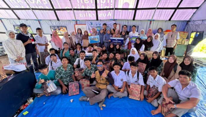 PTBA Perkuat Pemulihan Psikologis dan Sarana Pendidikan Pascabanjir Sumatera