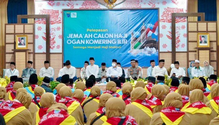 217 CJH OKI Diberangkatkan, Bupati Muchendi Pesan Jaga Kebersamaan