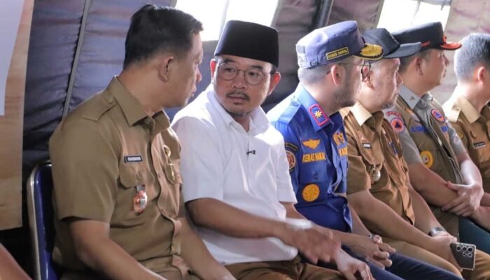 Wawako Palembang Prima Salam Tinjau Lokasi Kebakaran 1 Ilir