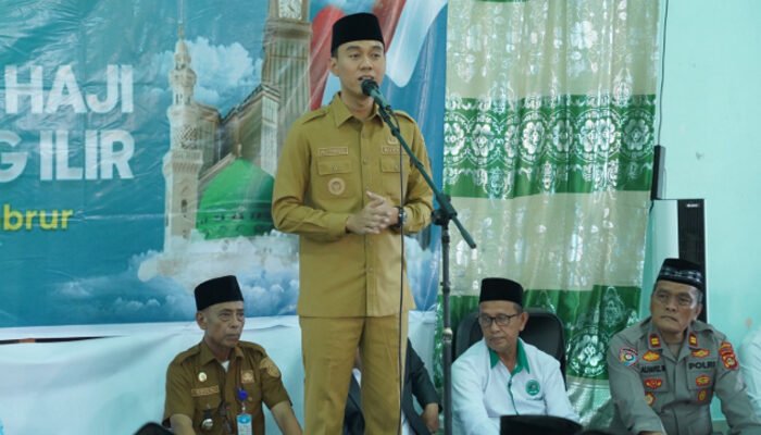 164 CJH Kloter 10 Diberangkatkan, Bupati OKI Tekankan Kesiapan Fisik dan Kebersamaan