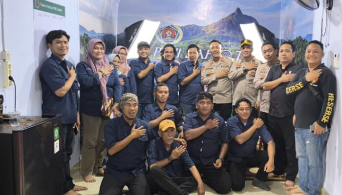 PWI Lahat Podcast Kupas Ironi Anak Sayat Orang Tua, Kapolsek Merapi Paparkan Kronologi dan Buktikan Respon Cepat Layanan 110