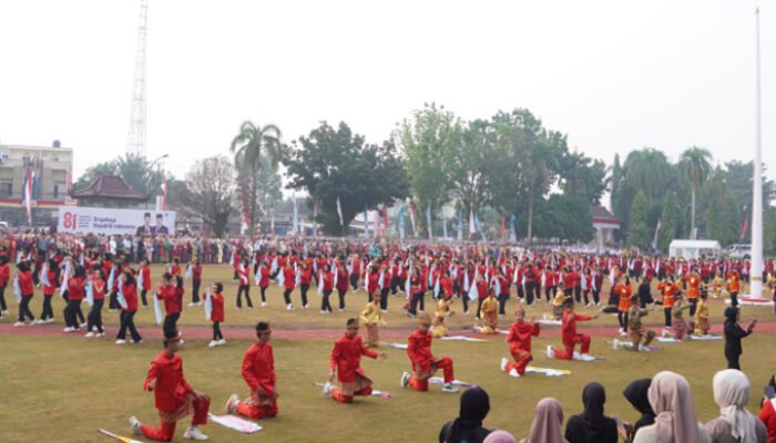 Tari Massal ‘Harmony Nusantara’ Meriahkan HUT Ke-81 RI di OKI