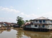 Perempuan-Perempuan Penjaga Sungai di Pegayut