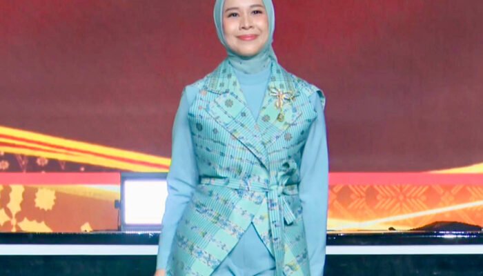 Songket Bidak Cukit Tampil Casual di Panggung Nasional