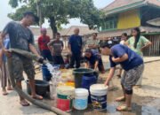 Suplai Air Bersih Gratis Ke Warga