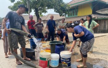 Suplai Air Bersih Gratis Ke Warga