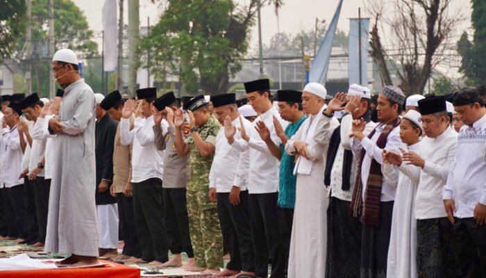 Mengetuk Pintu Langit, Warga OKI Gelar Salat Minta Hujan Serentak