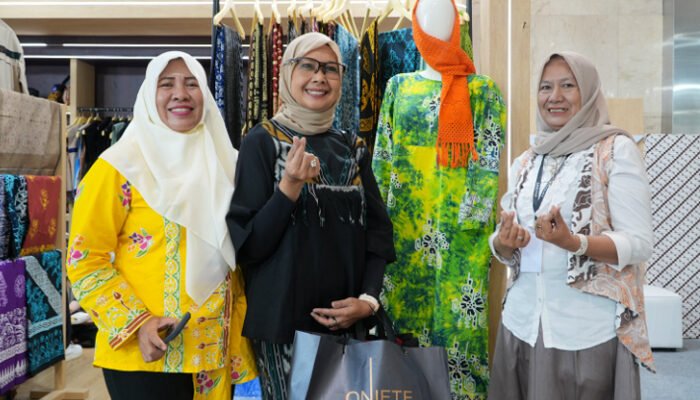 Dari Tapis, Batik Kujur hingga Songket Silungkang, PTBA Pamerkan Wastra Nusantara di INACRAFT 2026