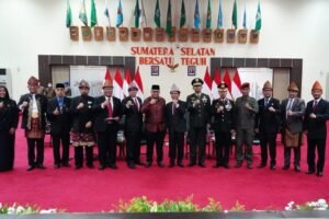 Presiden Jokowi&nbsp; Ajak Seluruh Elemen Bangsa&nbsp; Teladani&nbsp; Nilai-Nilai&nbsp; Luhur Pancasila