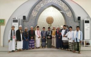 Bupati Mulkan dan Wabup Syahbudin Salat Ied Bareng Warga di Masjid Agung Sungailiat