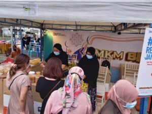 Cerita Sukses UMKM BRI, Perempuan di Surabaya Bangun Komunitas Usaha ‘Kampung Kue’ Ber-omzet Puluhan Juta