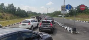 Penumpang Ngeluh Antre Dua Jam untuk Keluar Bandara