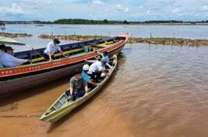 DLH OKI Cek dan Ambil Sample Air Sungai Lingkis