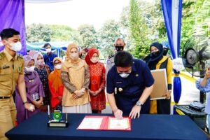 Bolu Kojo Berbentuk Jembatan Ampera Buat&nbsp;Bangga Herman Deru