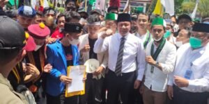 Tuntutan Para Mahasiswa Langsung Ditandatangani Ketua DPRD Provinsi Sumsel
