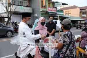 Gubernur Babel Order Takjil dan Traktir Warga