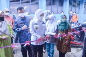 Fitri Resmikan TPS3R Kecamatan Seberang Ulu 1