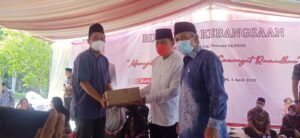Abdiyanto Serahkan Bantuan Alquran dan Juz Amma untuk BKPRMI