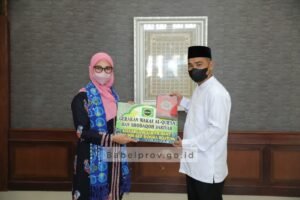 Pengurus Wilayah Badan Kontak Majelis Taklim Babel Sedekahkan 100 Alquran