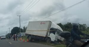 Gagal Nyalip Fuso, Pengendara Fiz R Tewas Tragis