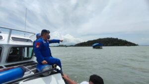 Kapal Patroli Ditpolair Datang, Penambang Diimbau Tarik Ponton di Mengkubung