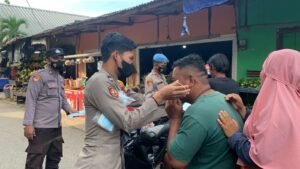 Giat Ops Aman Nusa II, Polres Bangka Barat Gencar Bagikan Ribuan Masker Gratis