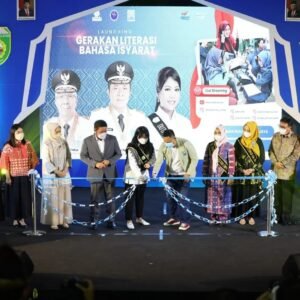 Herman Deru&nbsp; Launching Gerakan Literasi Bahasa Isyarat Pertama di Indonesia