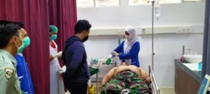 Ditusuk Pengerit Solar Anggota TNI Asal Bangka Bersimbah Darah
