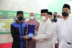 Gubernur Lepas 144 Jemaah Umrah Asal Babel