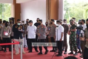 Kapolri Tinjau Langsung Vaksinasi Serentak Babel