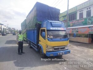 Sat Lantas Polres OKU Akan Tindak Tegas Kendaraaan Roda Empat Bermuatan Overload