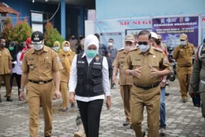 Wawako Palembang Hibur Anak-Anak Biar Tidak Takut divaksin