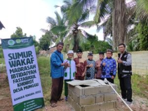 Mudahkan Aktifitas Siswa di Madrasah Ibtidaiyah Fastabiqul Khoirot Lewat Sumur Wakaf