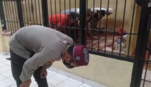 Sat Tahti Polres Bangka Barat Wajibkan Warga Binaan Salat Lima Waktu