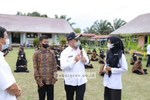 Erzaldi Beri Modal Siswa SMAN 1 Bakam untuk Berwirausaha