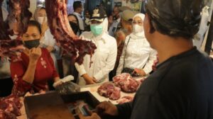 Wakil Walikota Palembang dan BPOM Cek Keamanan Bahan Makanan di Pasar Soak Batok