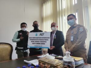 Pemkot Pangkalpinang Serahkan Bantuan untuk Korban Erupsi Gunung Semeru